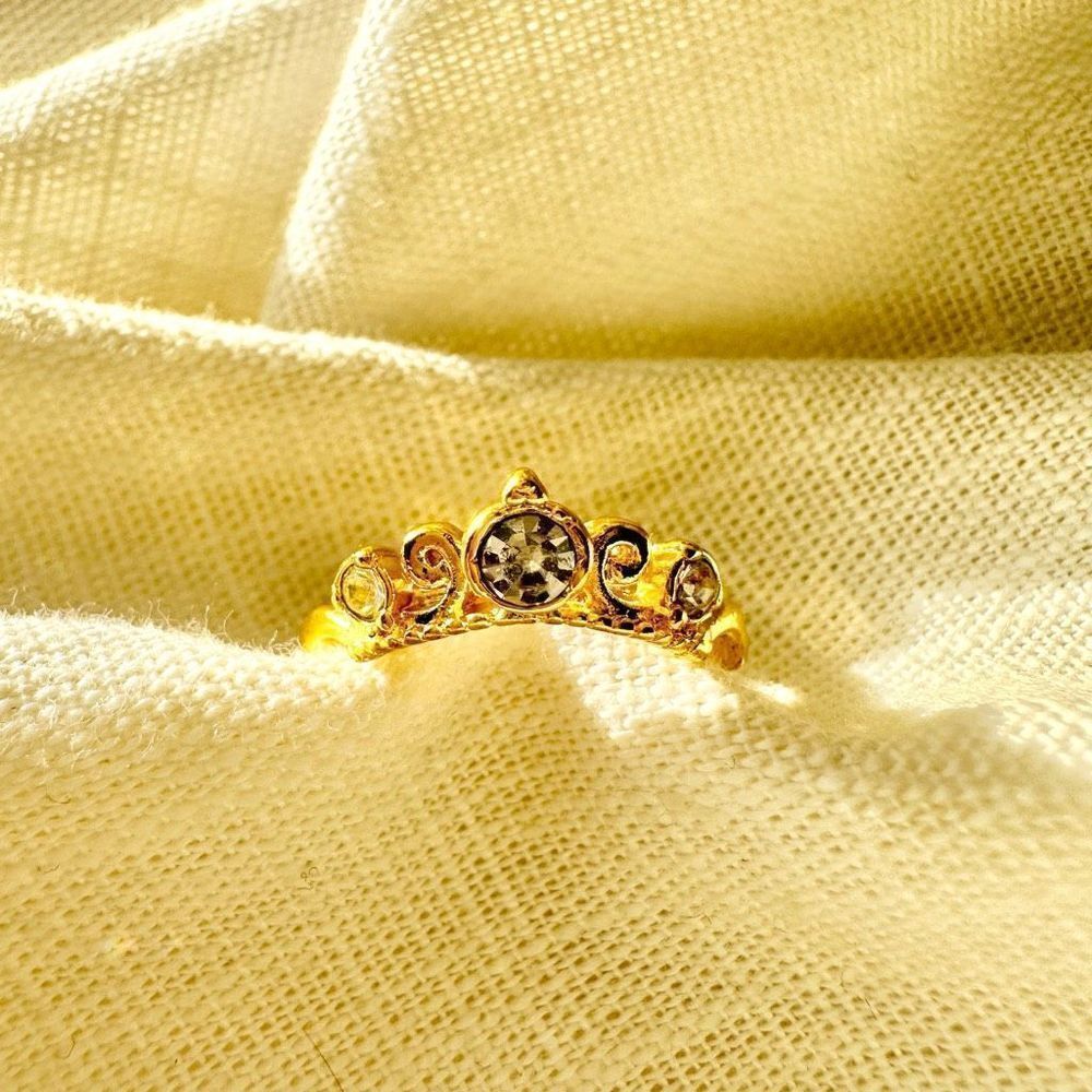Gold stackable tiara ring size 8